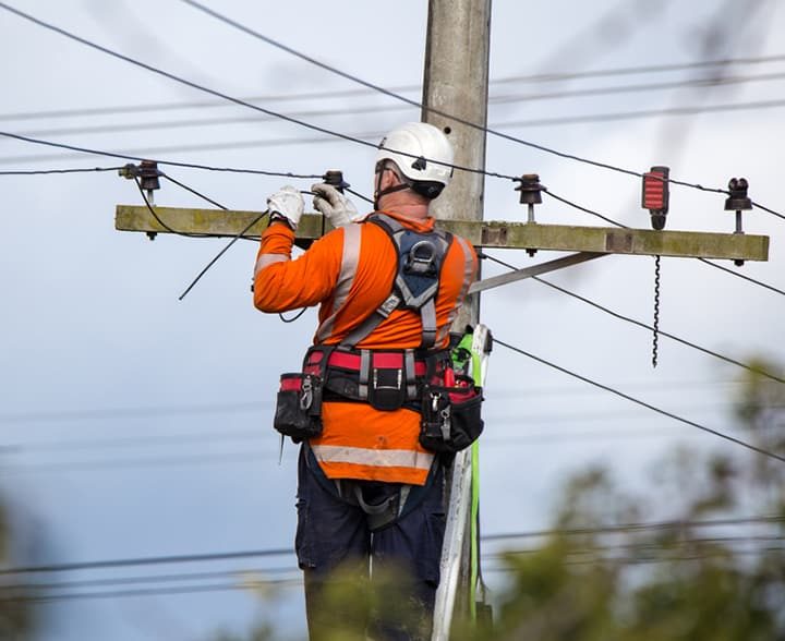 Electrician working on Power Lines – McGrath Electrical in South Grafton, NSW Electrician working on Power Lines - McGrath Electrical in South Grafton, NSW